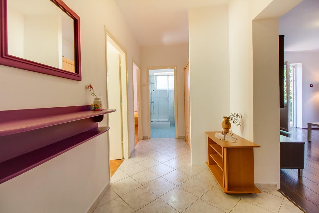 Apartment Bambi Mali Losinj Ngoại thất bức ảnh